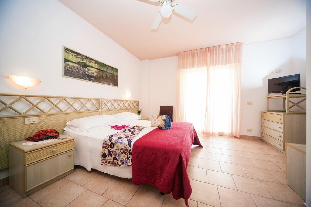 Hotel Doge Alba Adriatica Zimmer foto