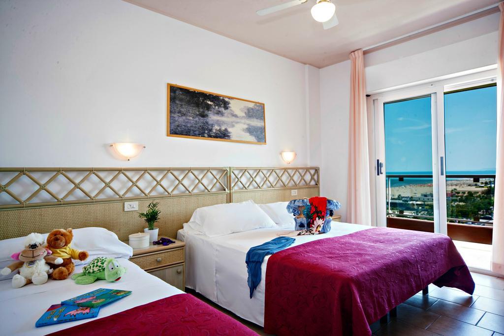 Hotel Doge Alba Adriatica Zimmer foto